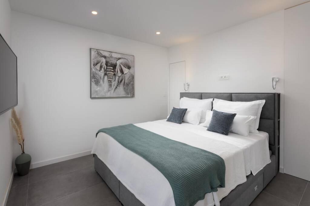 Holiday In Bol **** Green Apartment ภายนอก รูปภาพ