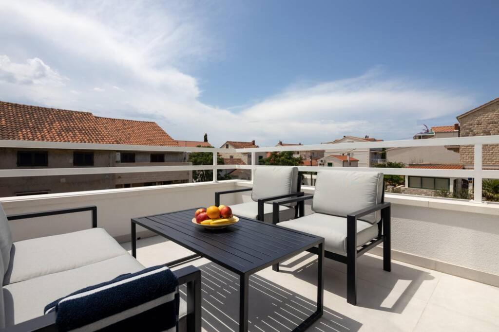 Holiday In Bol **** Green Apartment ภายนอก รูปภาพ
