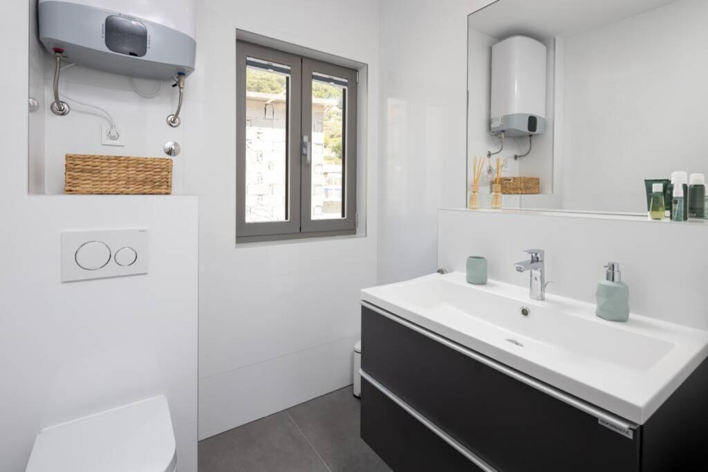 Holiday In Bol **** Green Apartment ภายนอก รูปภาพ