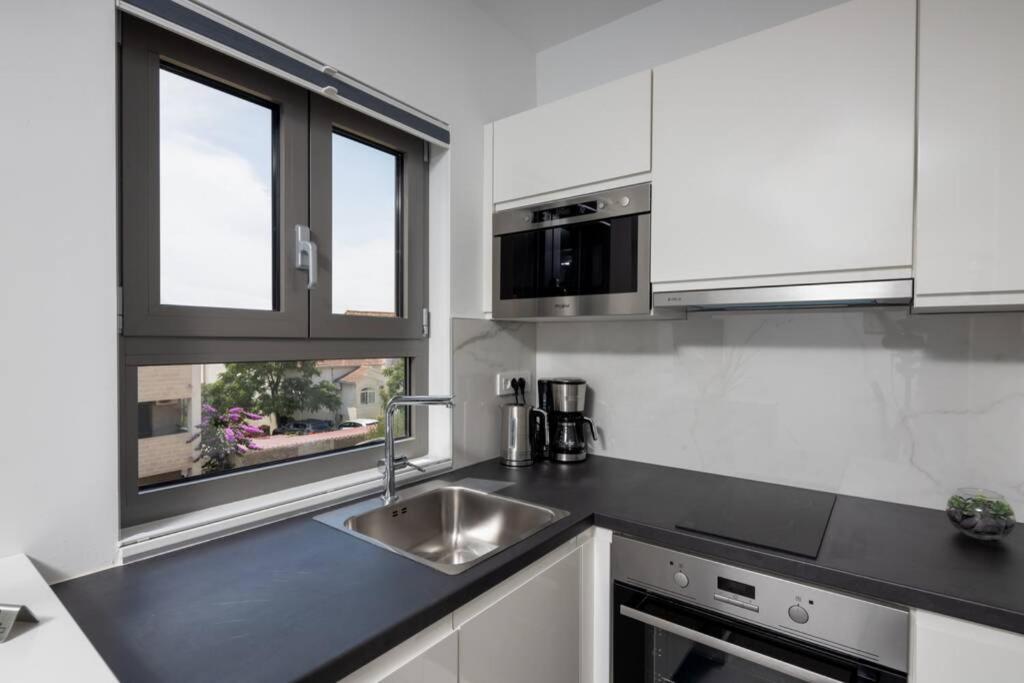 Holiday In Bol **** Green Apartment ภายนอก รูปภาพ